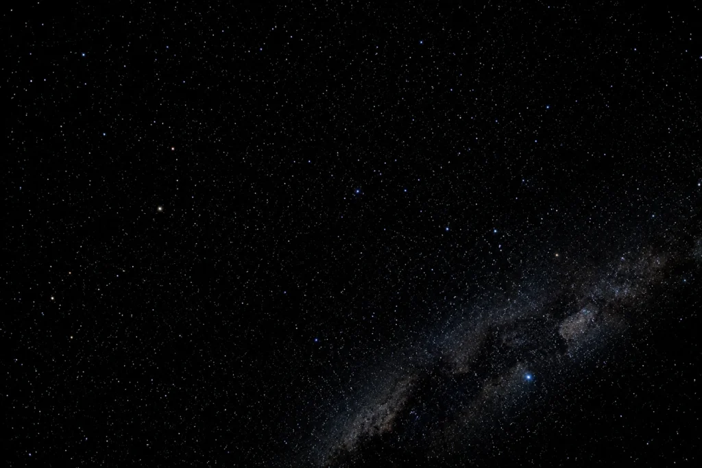 Por que o céu do espaço é preto se existem bilhões de estrelas?